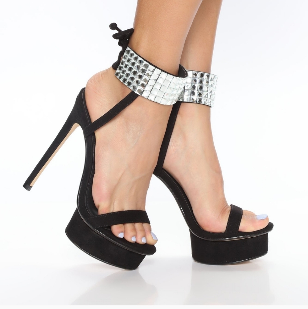 Heels - Picture 2 of 2